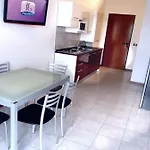 דירה Modern With Pool-beahost