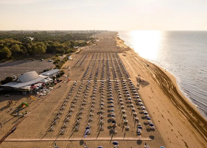 Modern With Pool-beahost